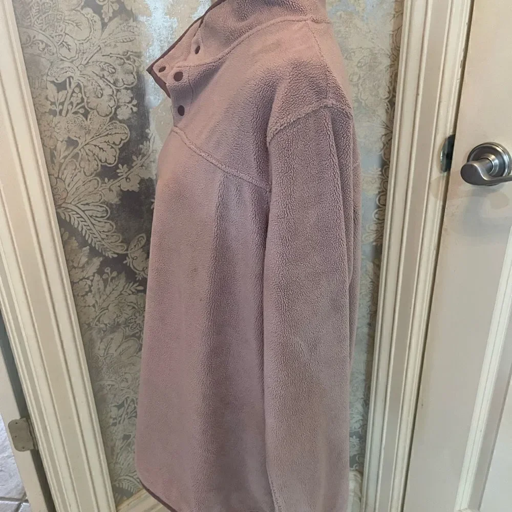 ATHLETIC Lavender Fleece Pullover!